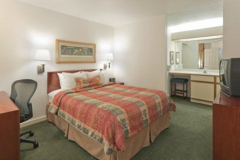 Sonesta Es - Airport Hotel 3*